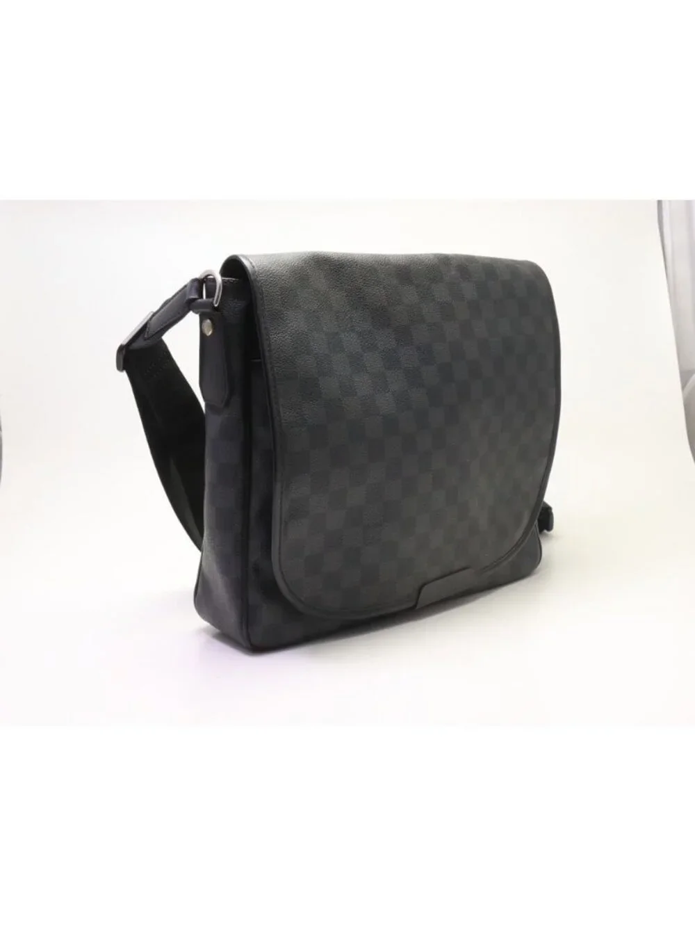 Louis Vuitton Damier Graphite Daniel MM Shoulder Bag